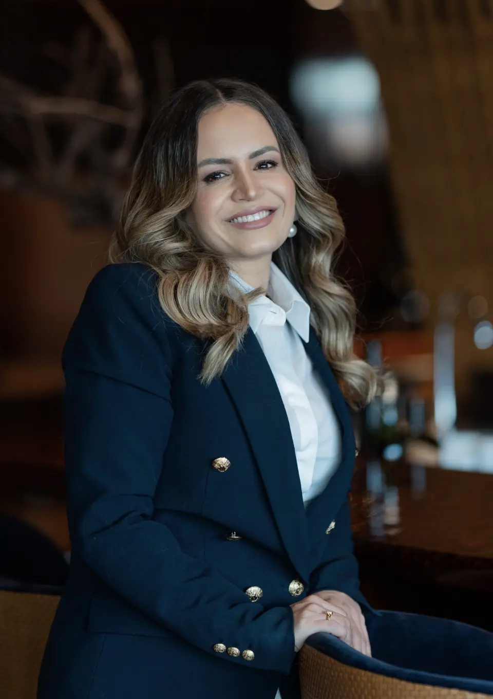 Lorenzza Calhau, consultora em marketing digital, disponível para novos contactos profissionais.